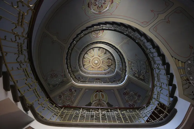 Spiralna klatka schodowa